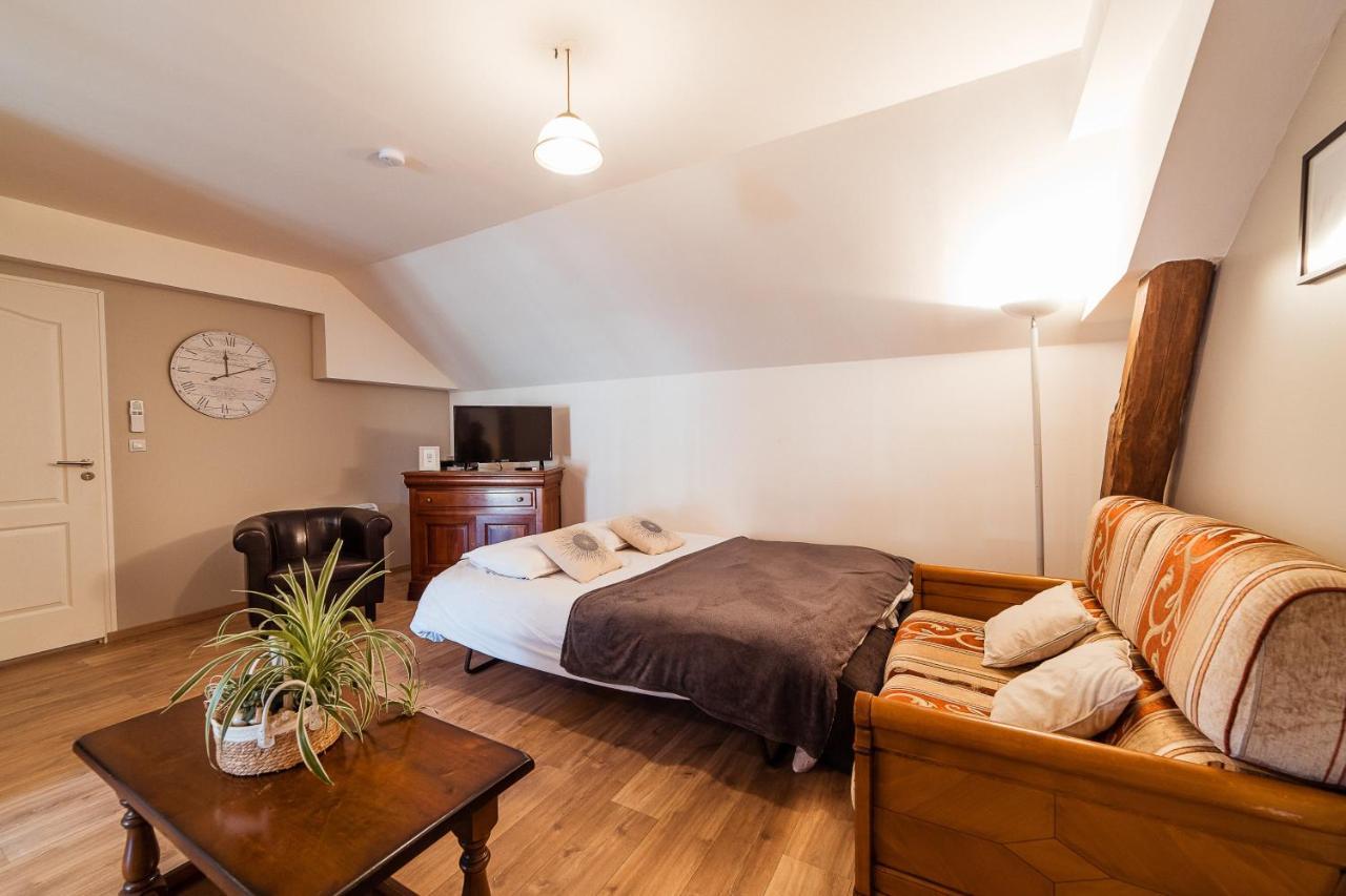 Maison Calme 14 Personnes, Piscine, Jardin Et Parking 부셰레 외부 사진