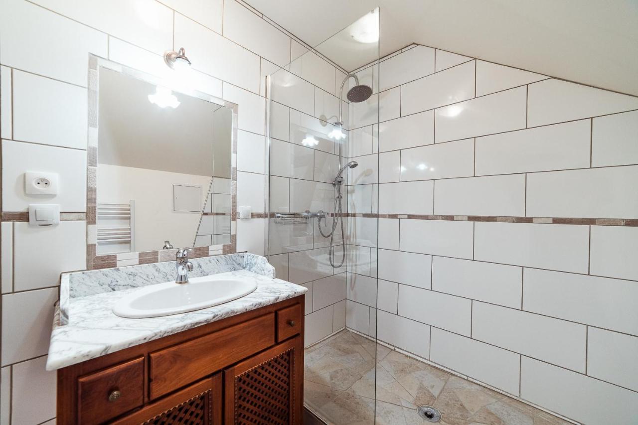 Maison Calme 14 Personnes, Piscine, Jardin Et Parking 부셰레 외부 사진